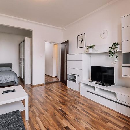 Cozy Apartment In Ruzinov Братислава Екстериор снимка