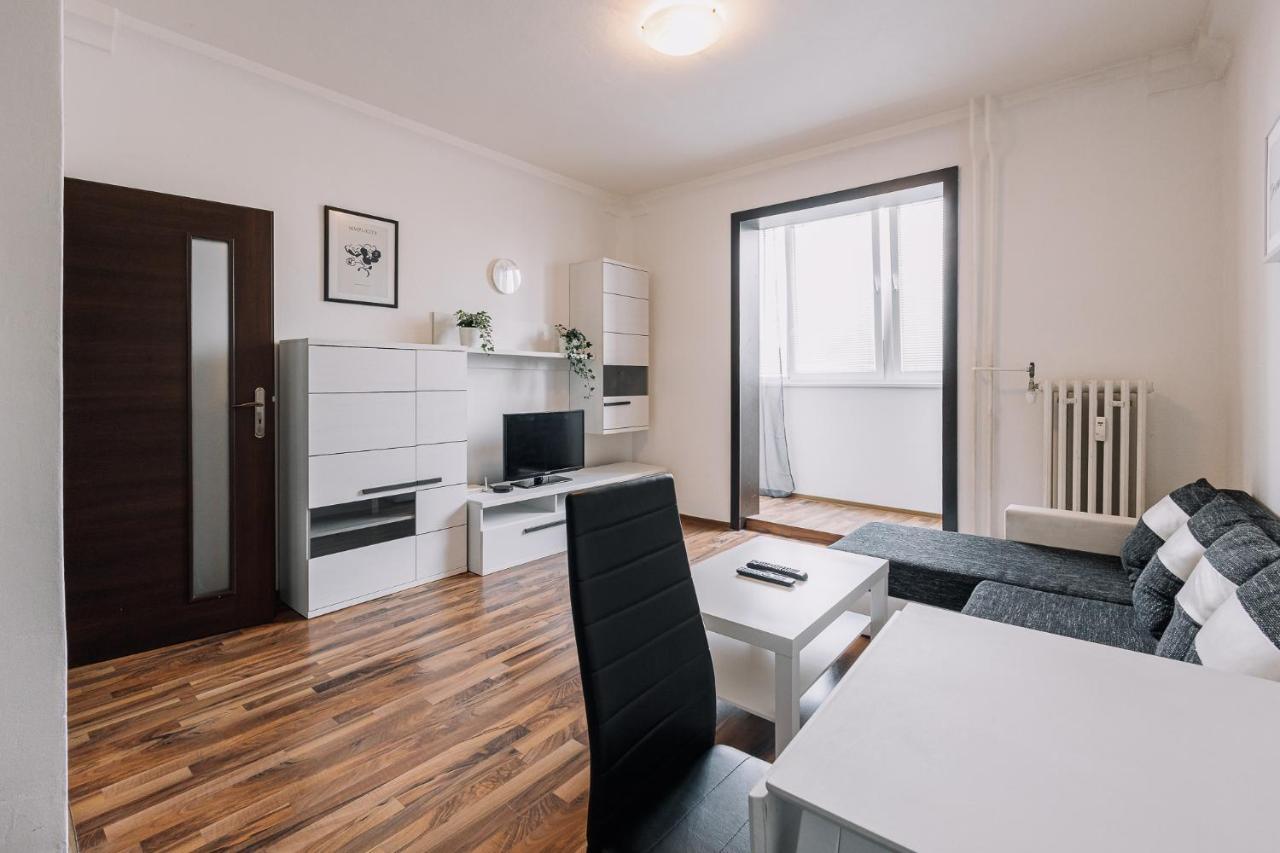 Cozy Apartment In Ruzinov Братислава Екстериор снимка
